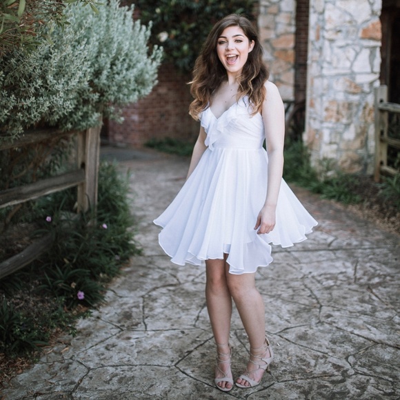 Meet your Posher, Claudia - Picture 3 of 3